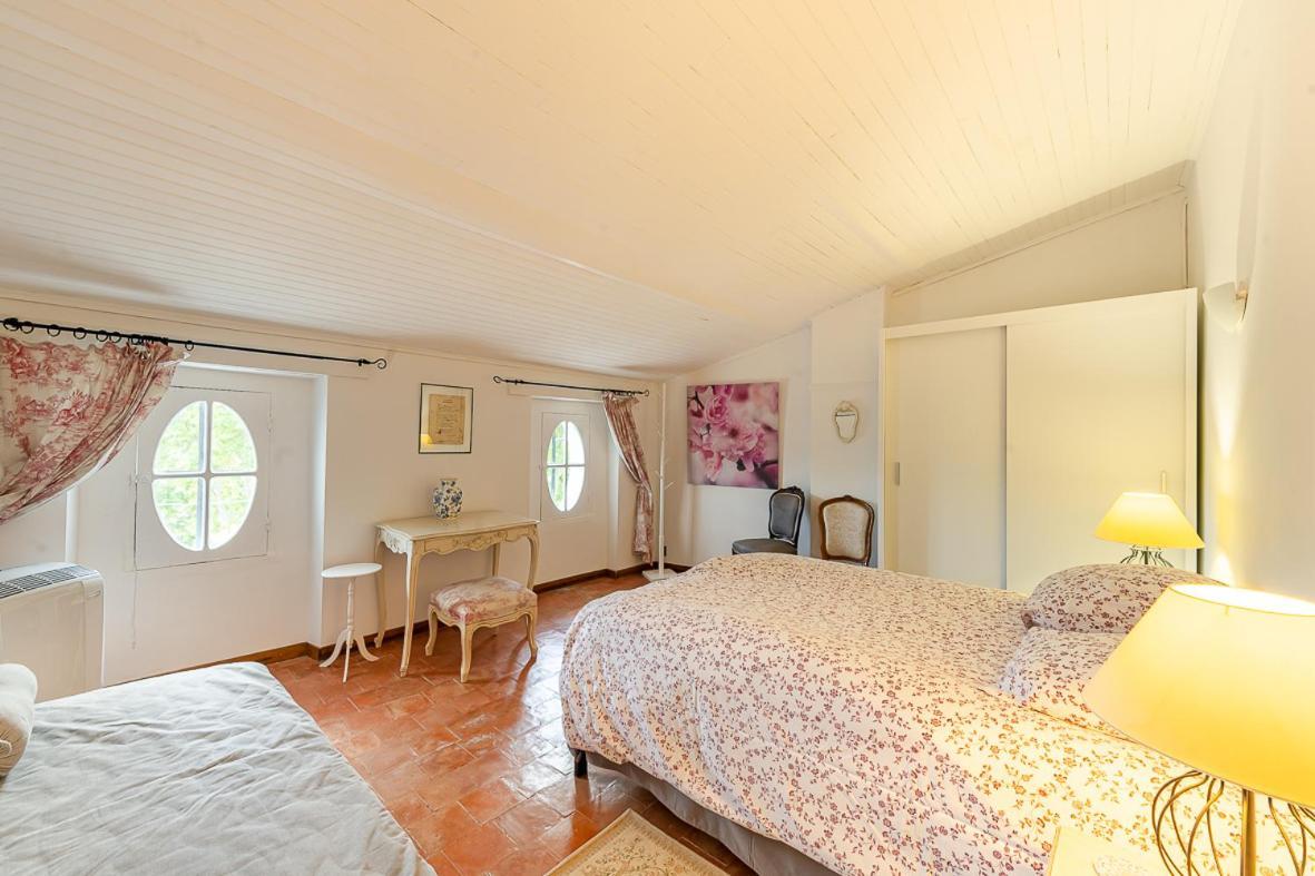 Maison De Maitre 230M² En Plein Coeur Du Village Camps-la-Source Luaran gambar